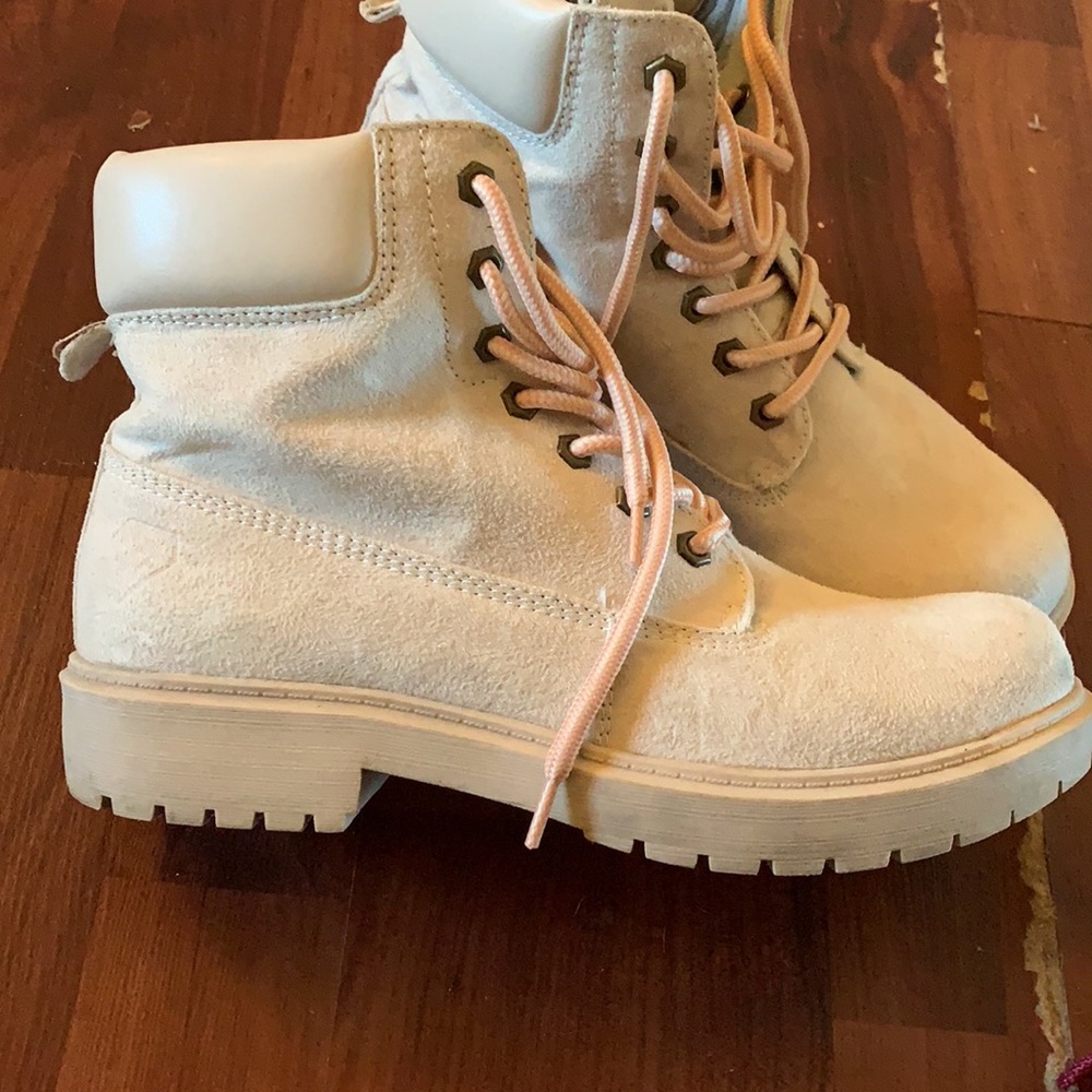 Barely Worn Rock Candy Tan Boots